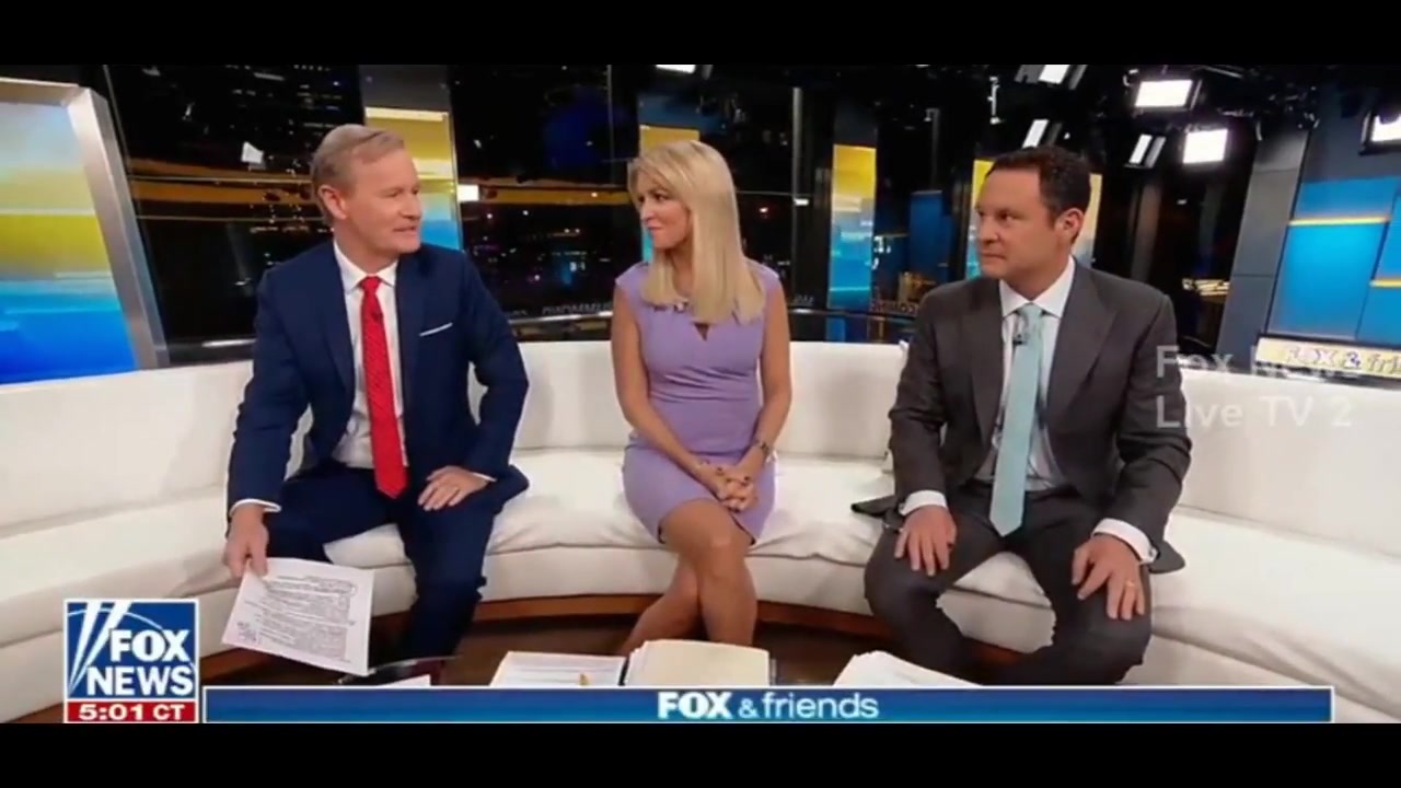 The Babes We Love: Ainsley Earhardt - 10/25/17 - Sexy Legs and Thighs