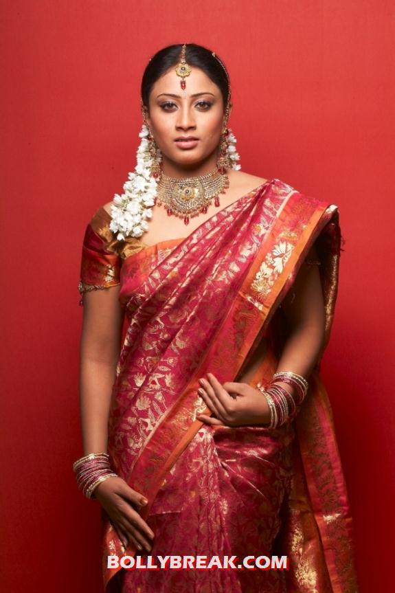 Hasini looking amazing in a traditional red silk saree - (2) - Hasini Latest Saree photo