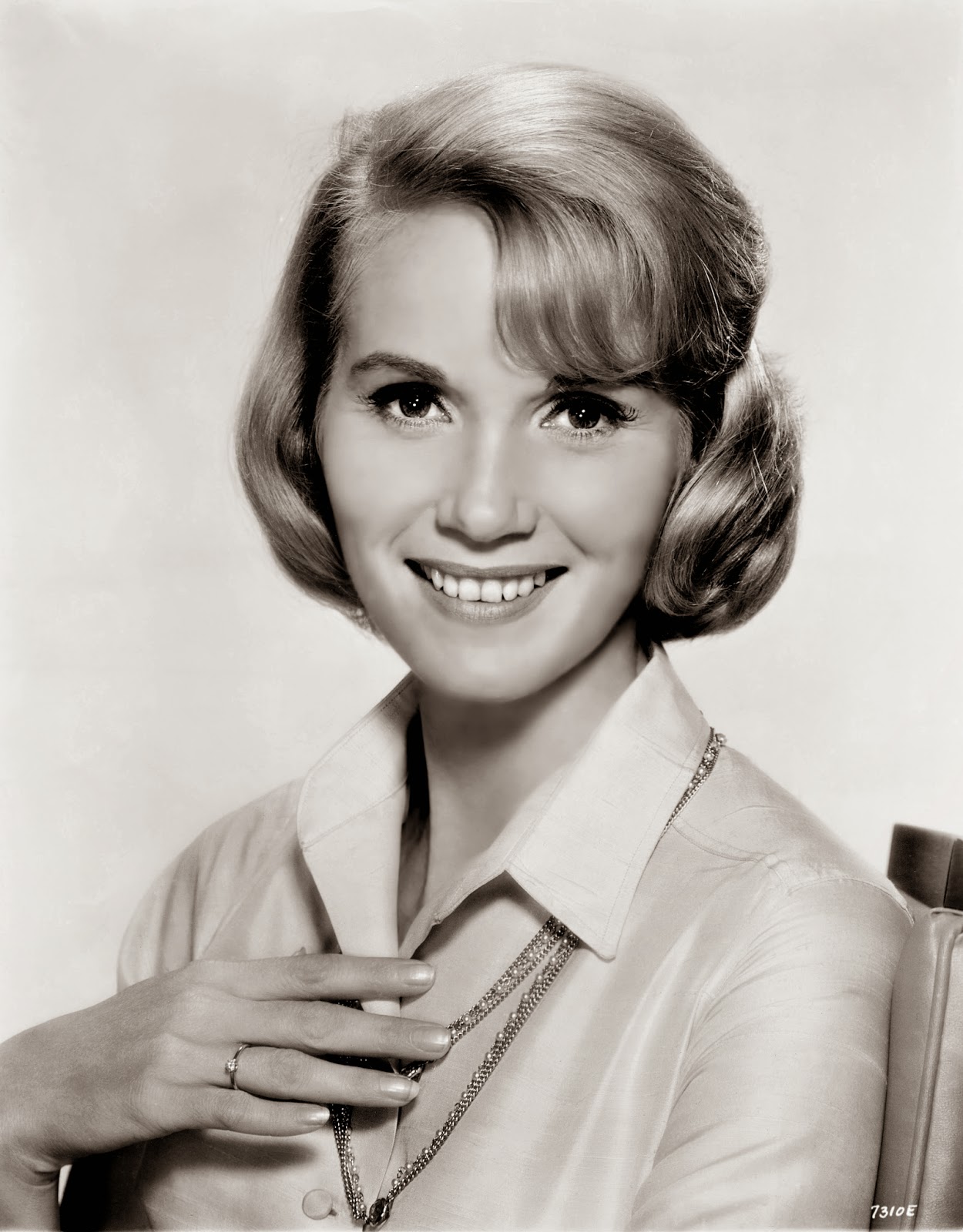 Slice of Cheesecake Eva Marie Saint, pictorial
