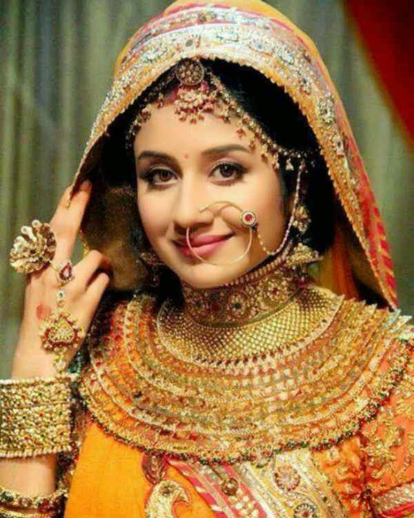 Scrutiny Why Paridhi Sharma is quitting Jodha Akbar?