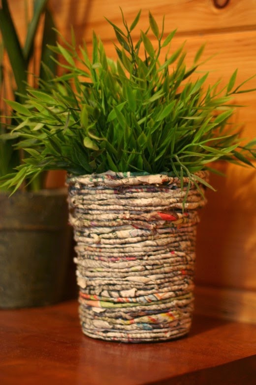 recycled craft old newspaper for home decoration