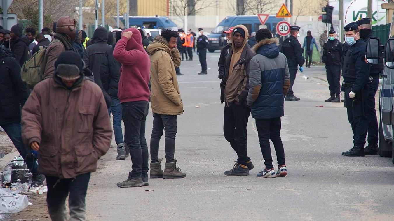 Coronavirus : Le maire de Calais réclame à nouveau le confinement des migrants dans des bases militaires désaffectées