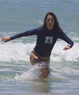  At New South Wales, Australia on Saturday, December 27, 2015, Princess Mary went barefoot in a brown bikini with a dark top to slenderize her positive activity alongside the husband of Denmark Prince, Frederick and their 4 childrens.