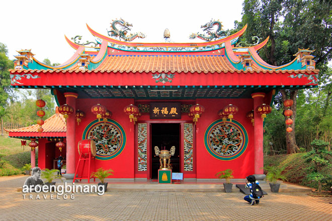 kelenteng kong miao tmii jakarta