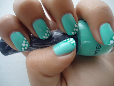 Uñas color verde menta Uñas color verde menta