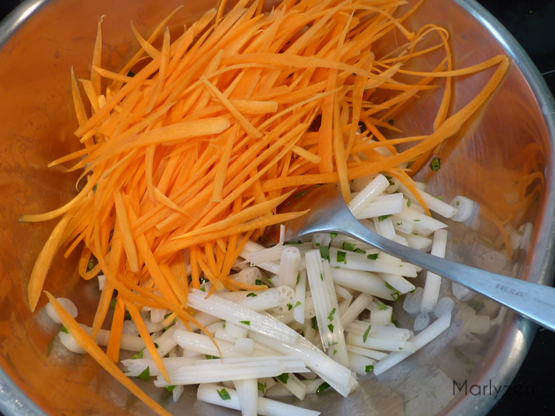 Ajoutez la julienne de carotte.