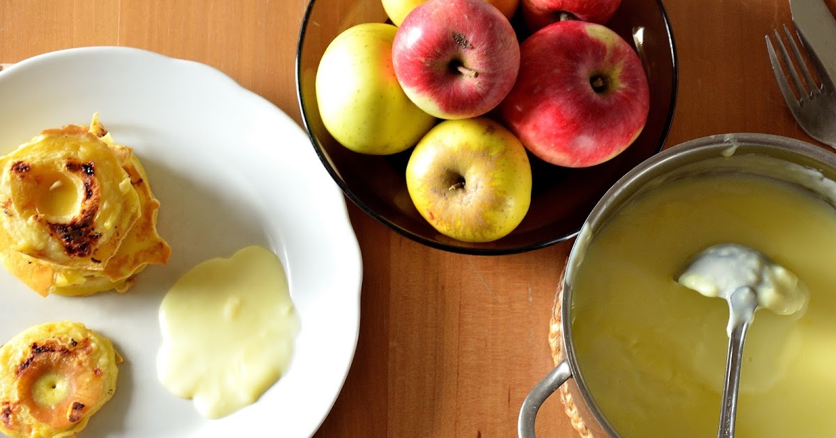Zitronenkuss: Gebackene Apfelspalten mit Vanillesauce