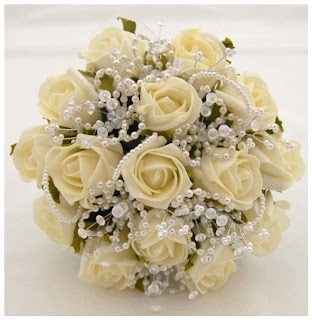 buket tangan pengantin bunga buatan mawar putih