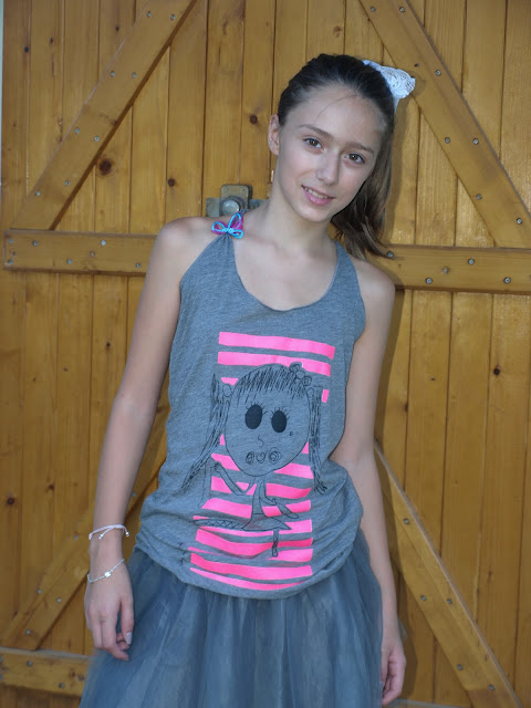 3 Sisters a la Moda: En gris y flúor con Kiddy mini model by Laura