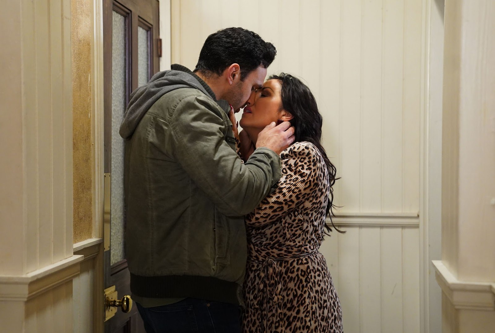 пицца лифт поцелуй. фрэнки и кэт. Kat kiss. 10 причин моей ненависти поцелуй. K.