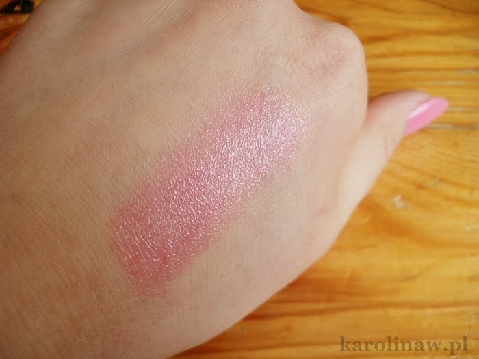 Baby Lips Cherry Me Maybelline  swatch blog kolor na ustach recenzja opinia blog trwałość działanie review