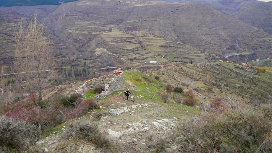 Biciorama: Eligiendo el camino difícil: Ruta de las ermitas en ruinas ...