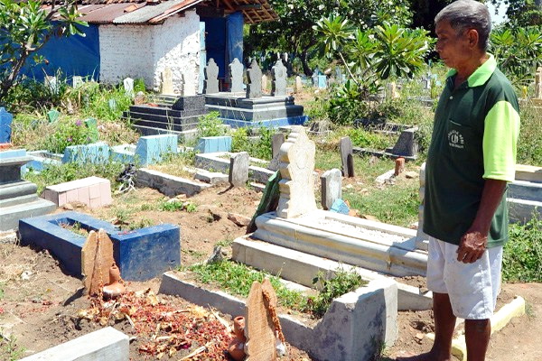 Roh Wanita Korban Pembunuhan Dan Perkosaan Ini Terkatung-katung Gara-gara Behel, Lensa Mata