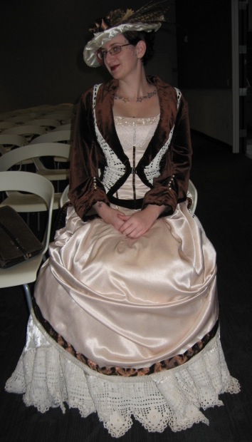 Uber Post: Thrifting for Victorian Garb, Introduction by Gail Carriger 