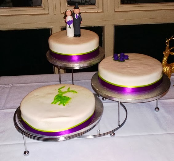  Wedding  leftovers for sale  UK Wilton Three Tier Elegant 