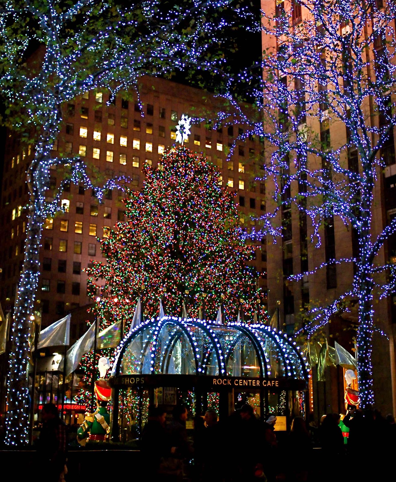 NYC ♥ NYC Rockefeller Center Lights The Iconic Christmas Tree
