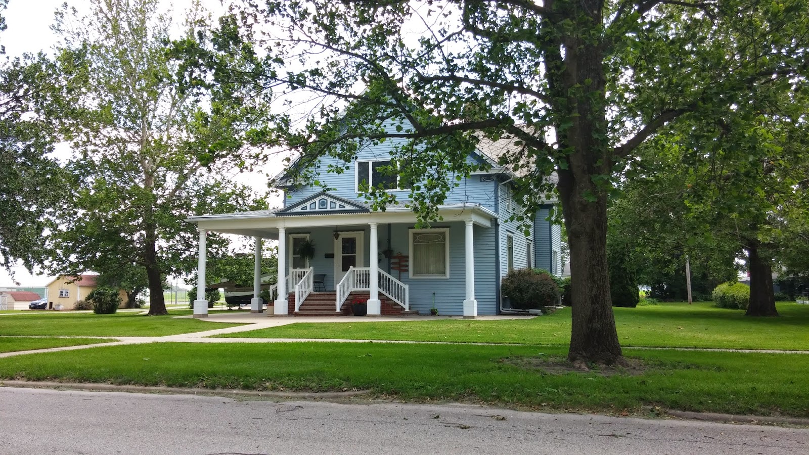 The Adventures of Blogger Mike The Doctor's Office "The Crazies