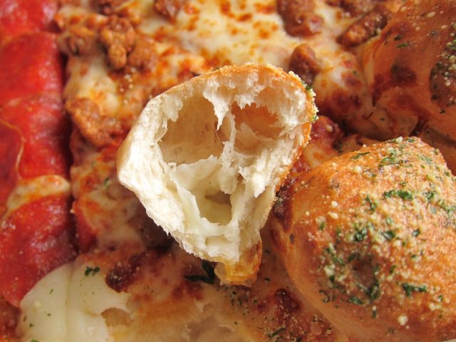 Review Pizza Hut Stuffed Garlic Knots Pizza Brand Eating