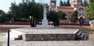 Μνημείο πεσόντων στο Μακροχώρι της Ημαθίας