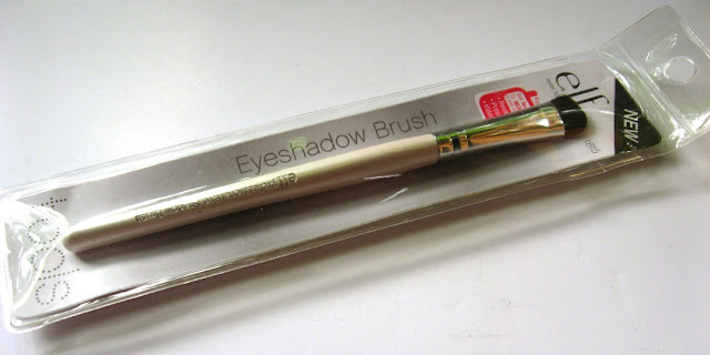 ELF Essential Eye Shadow Brush : Review and Pictures