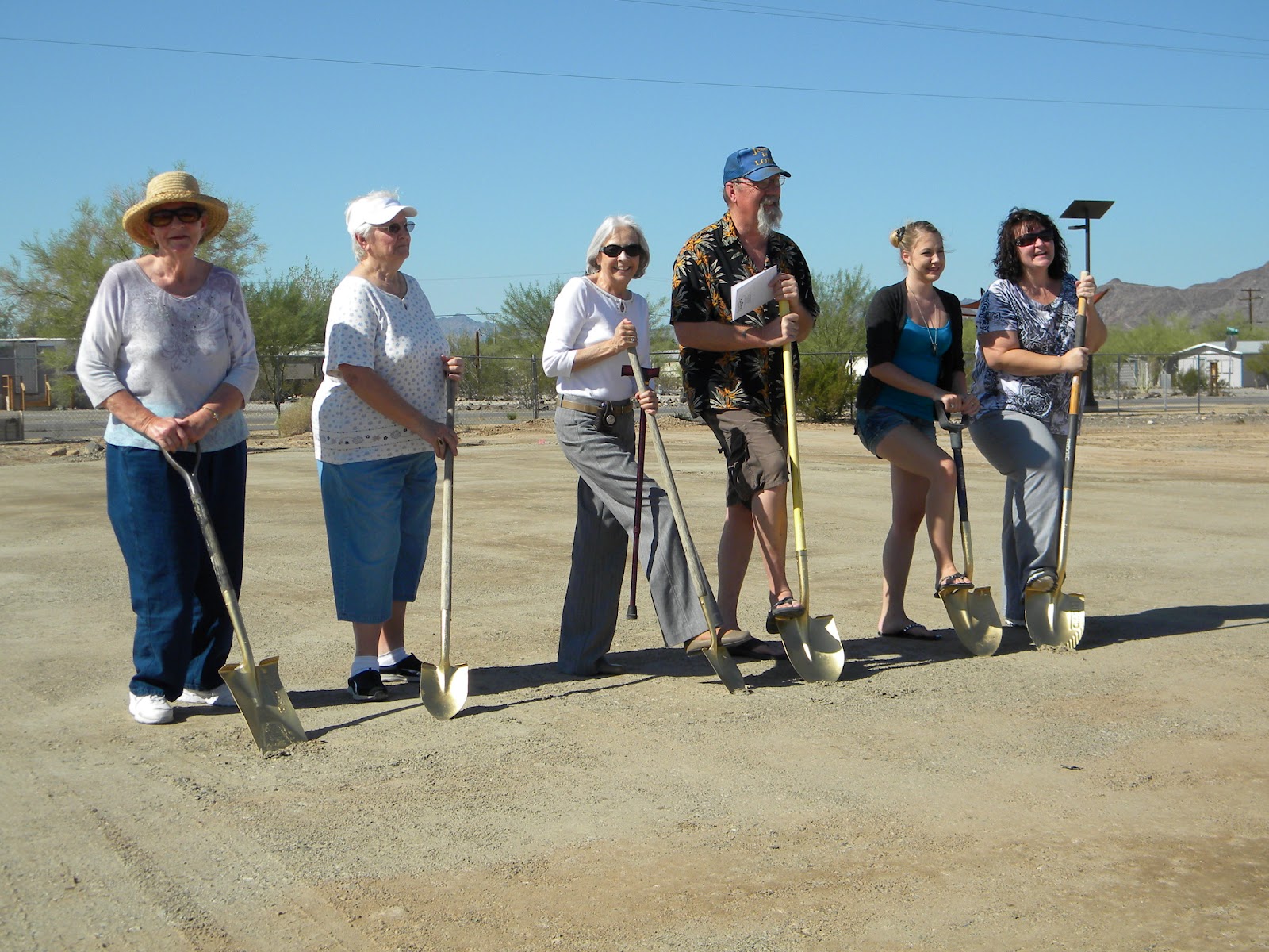 Desert Messenger, Quartzsite, AZ Huge turnout for today's Quartzsite