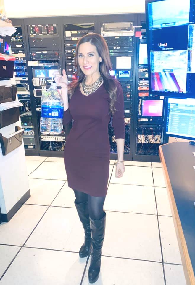 THE APPRECIATION OF BOOTED NEWS WOMEN BLOG ERIN LOGAN LOOKS LOVELY ON