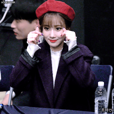 180128 DVD상영회 러블리즈 핵주먹 유지애.gif | 인스티즈