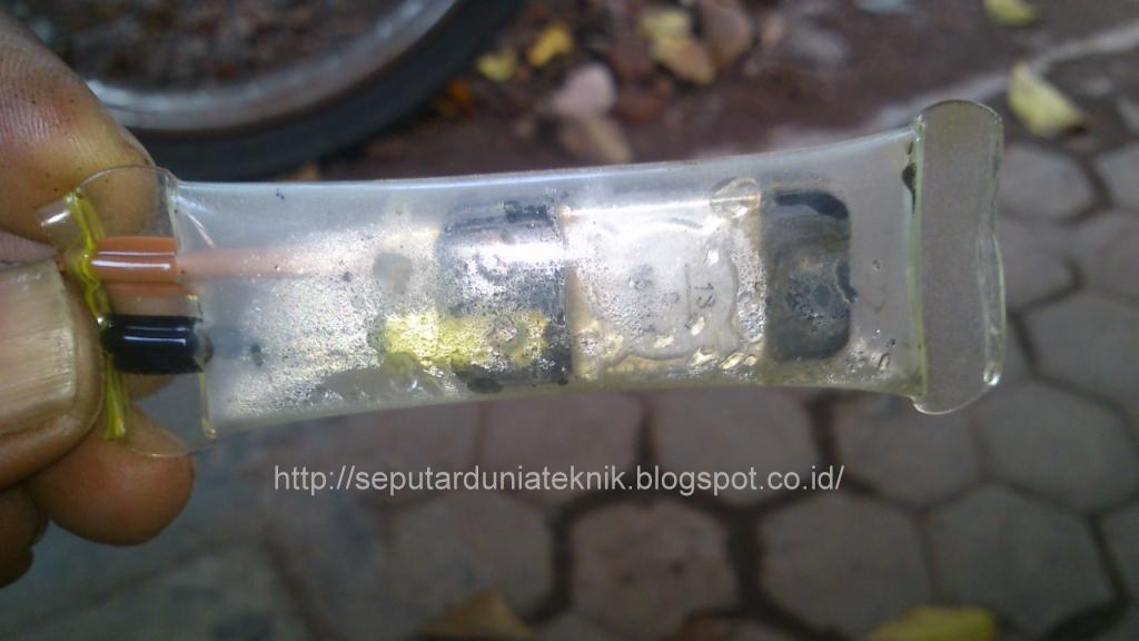 Kulkas 2 Pintu Bagian Bawah Tidak Dingin Electramaster