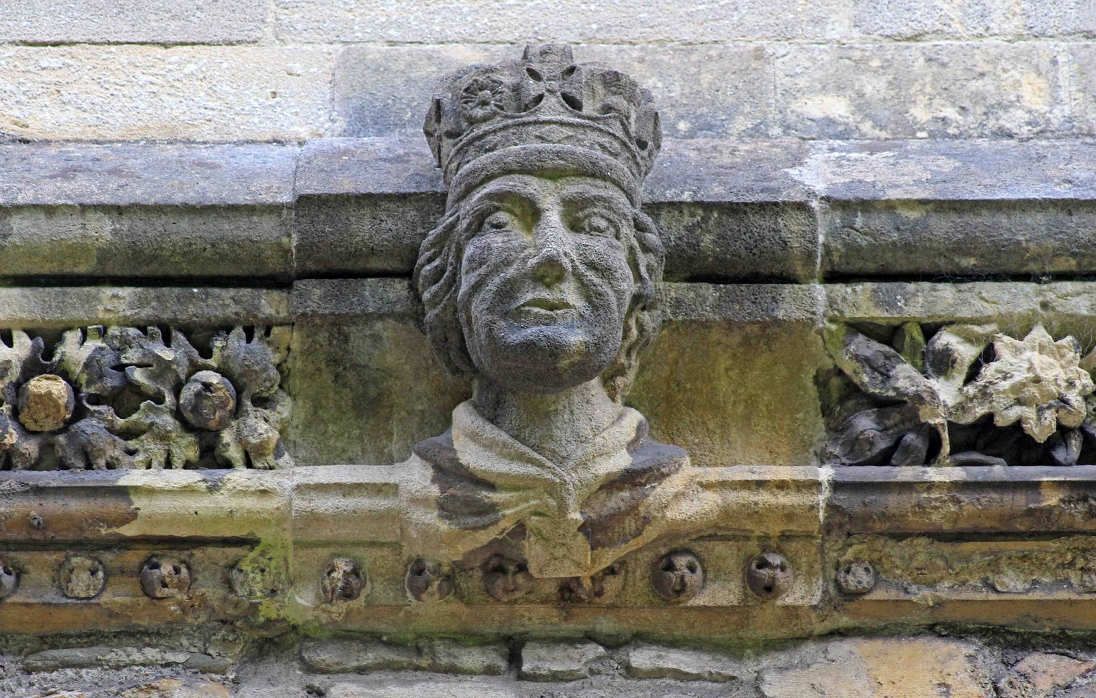 sconzani Llandaff Cathedral ‘Off with their heads’