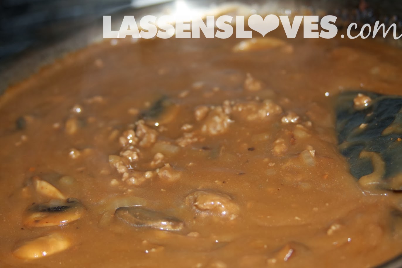 lassensloves.com, Lassen's, Lassens, hamburger+stroganoff, making+gravy