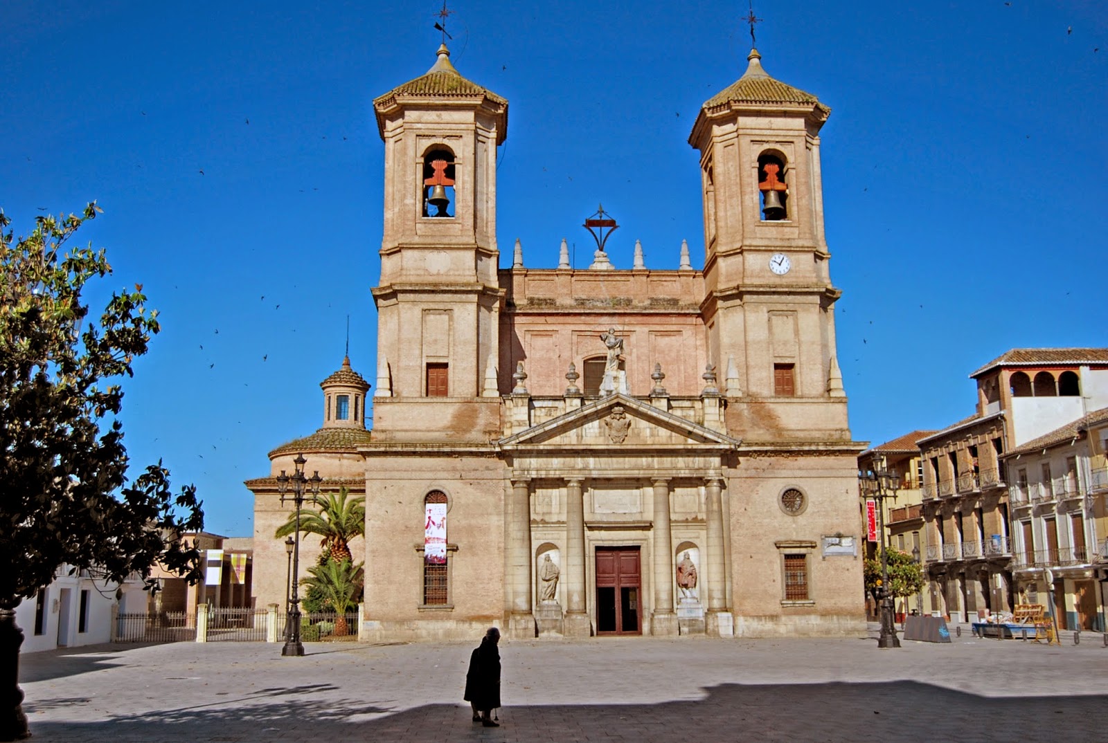La Plaza de España en Santa Fe, Granada