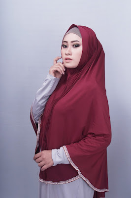 foto hijab syar'i terbaru untuk arisan dan manis