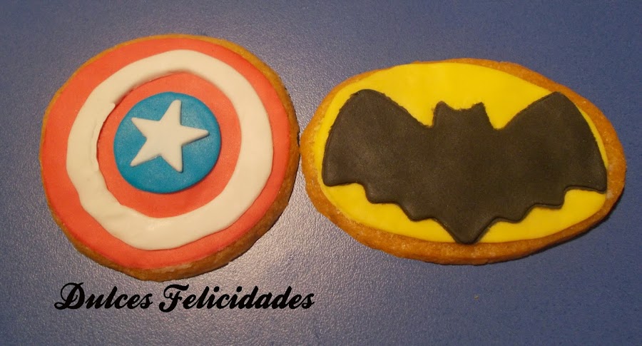Galletas Capitán América y Batan fondant