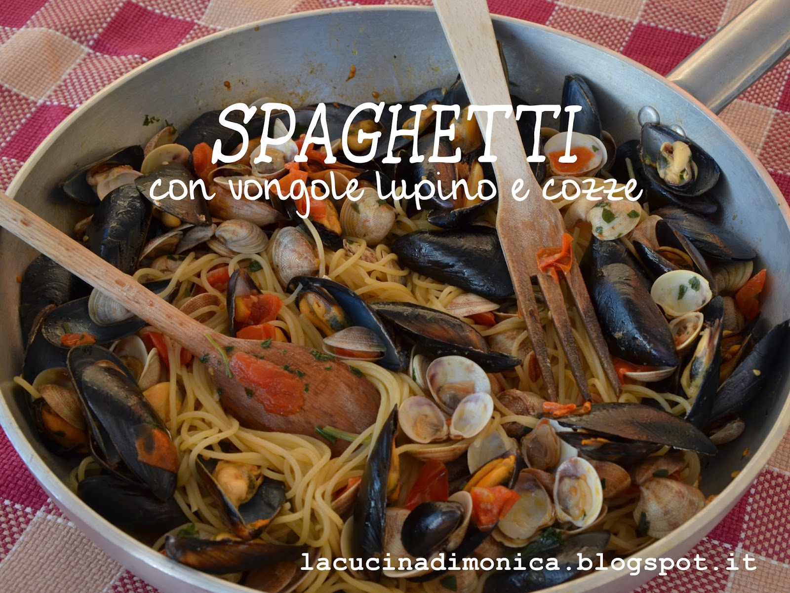 spaghetti con vongole lupino e cozze
