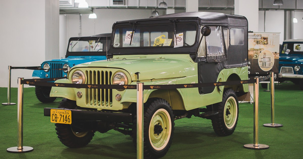Jeeps antigos em exposição no RioMar Kennedy