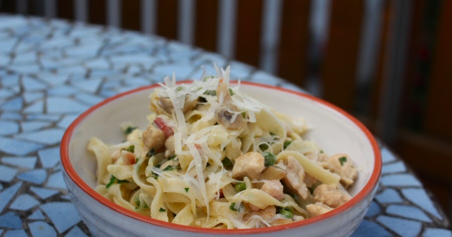 WesFood: Tagliatelle mit Huhn, Erbsen und Pilzen