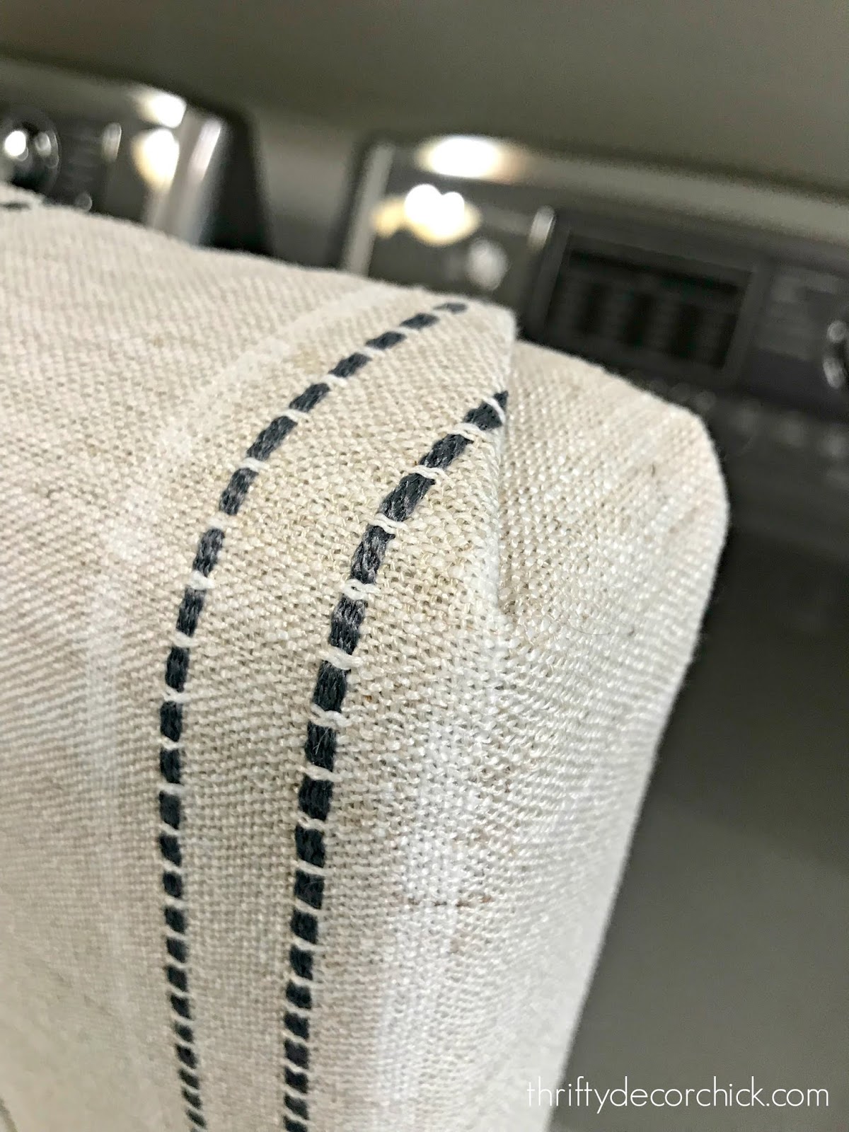 Wrapping corners on bench cushion