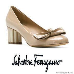 Queen Maxima wore SALVATORE FERRAGAMO Flower Heel Pumps Shoe