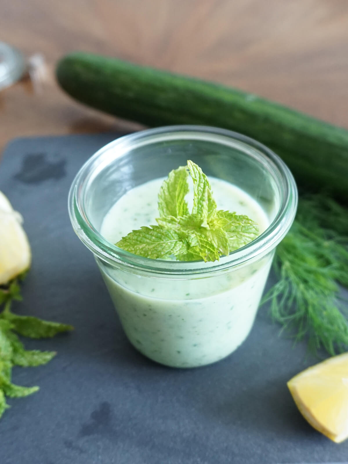 Blitzrezept: Geeistes Gurkensüppchen mit Minze | Mann in der Küche ...