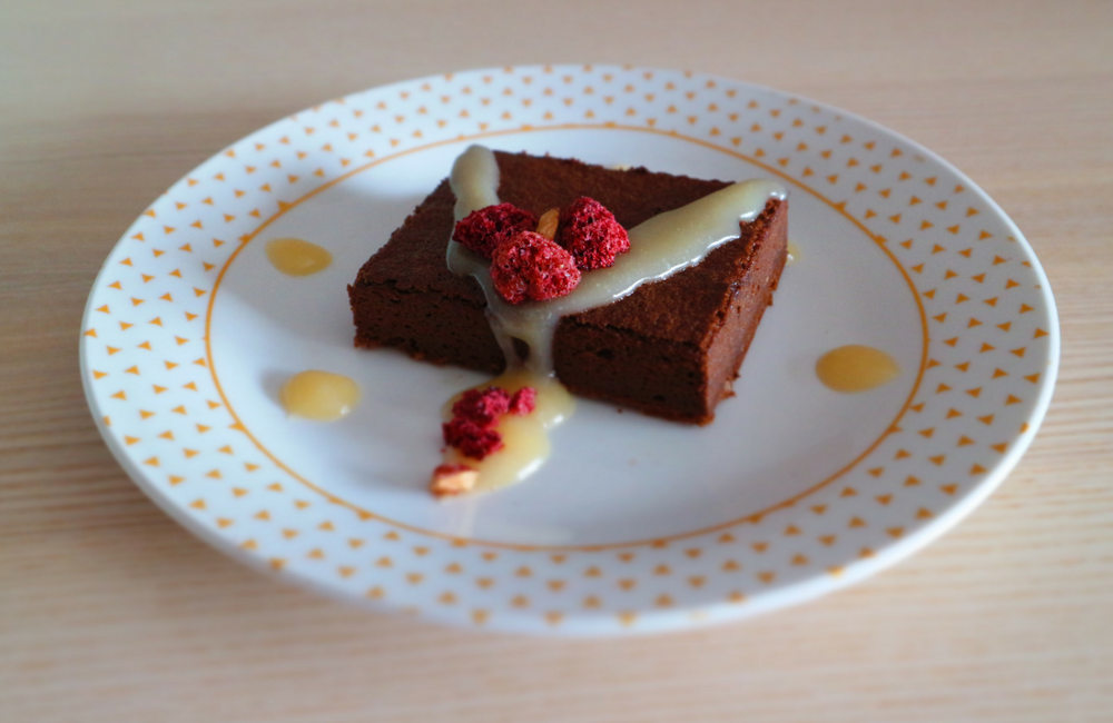 Brownies com cobertura de caramelo (2 ingredientes) sem glúten Brownies + gluten free + sem glúten + de chocolate com cobertura de caramelo + receita caseira + 2 ingredientes + blogue de casal português + ela e ele + ele e ela + Pedro e Telma (1)