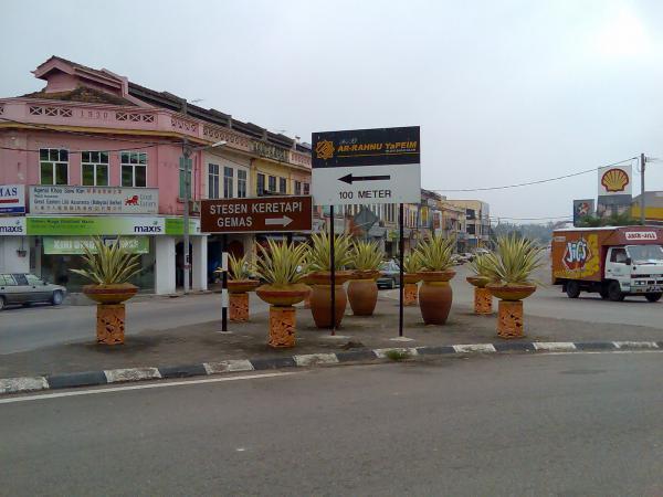 Kamus Bergerak 10 sempadan unik di Malaysia