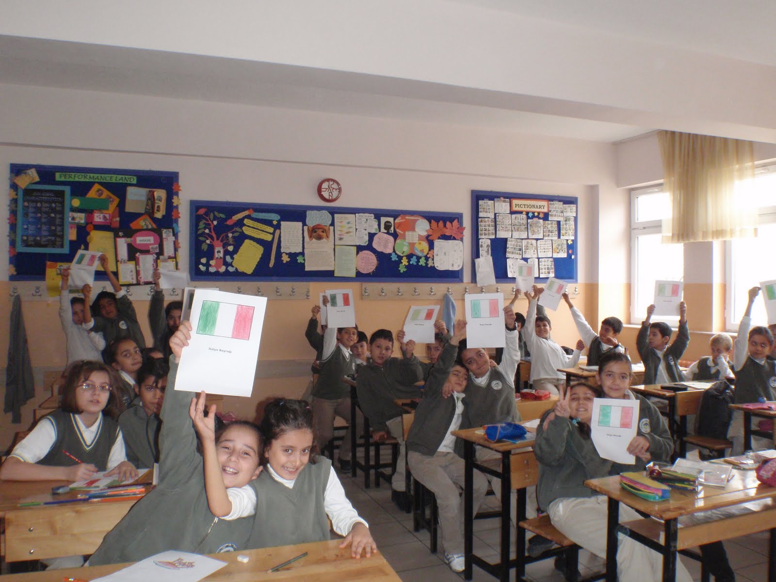 Join Hands And Hug Europe Italy Days in Türkkonut Emel Önal Primary