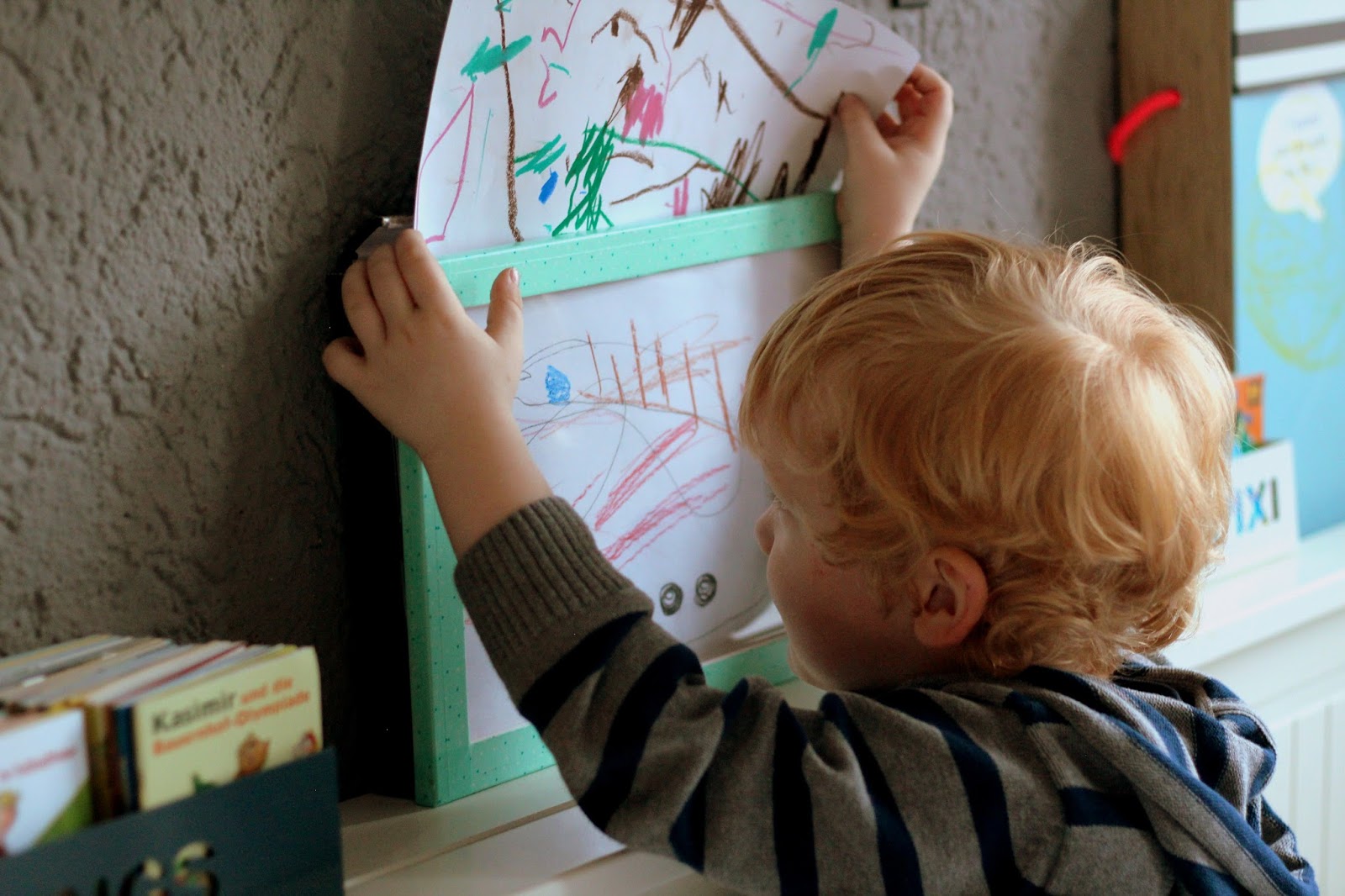 Basteltipp: Schaukästen für kleine Kinder-Kunstwerke | Apfelbäckchen