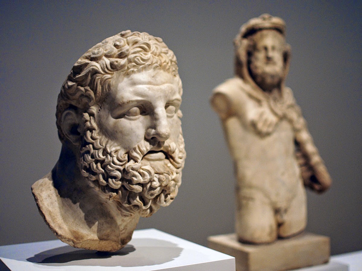 Cabeza y torso de Heracles