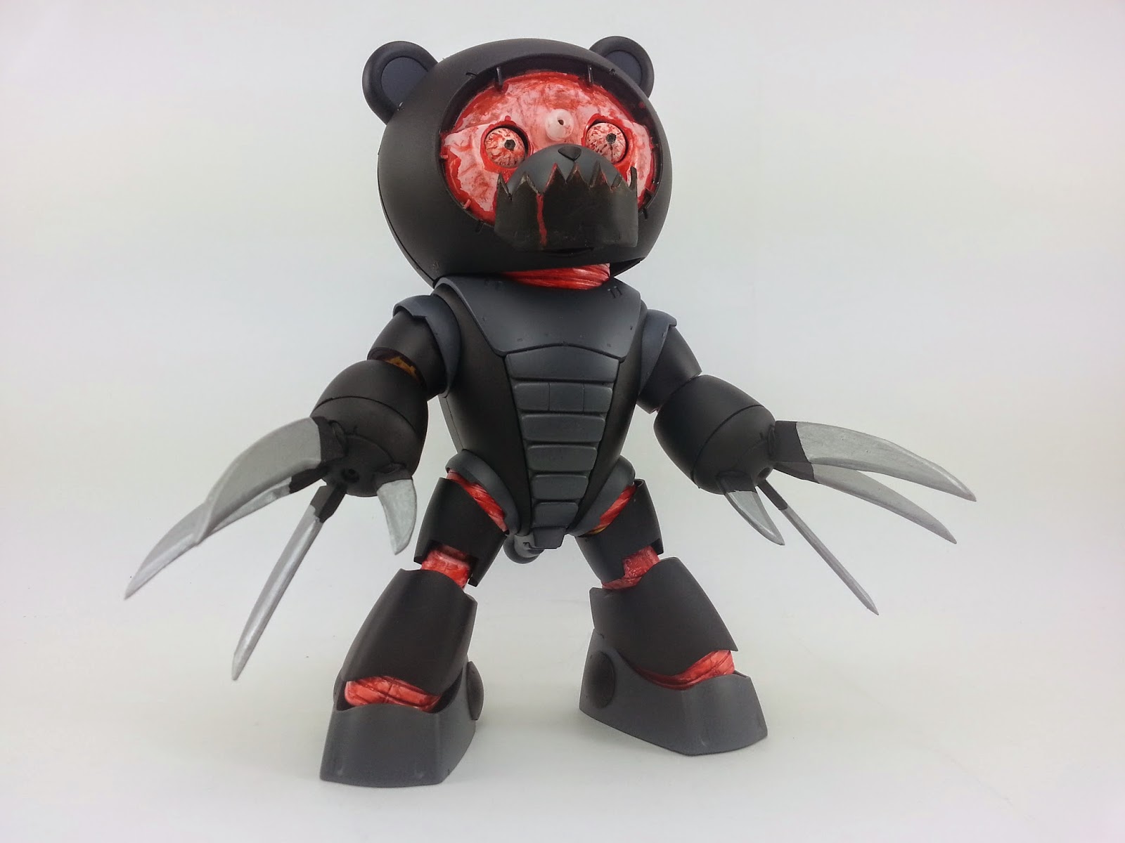 Включи робот мишка. Робот медведь. Робот-медведь Манглер. Мишка робот игрушка. Железные медведи игрушка.