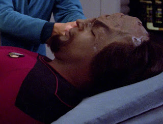 Early TNG jumpsuit piping curvature Early TNG jumpsuit piping curvature