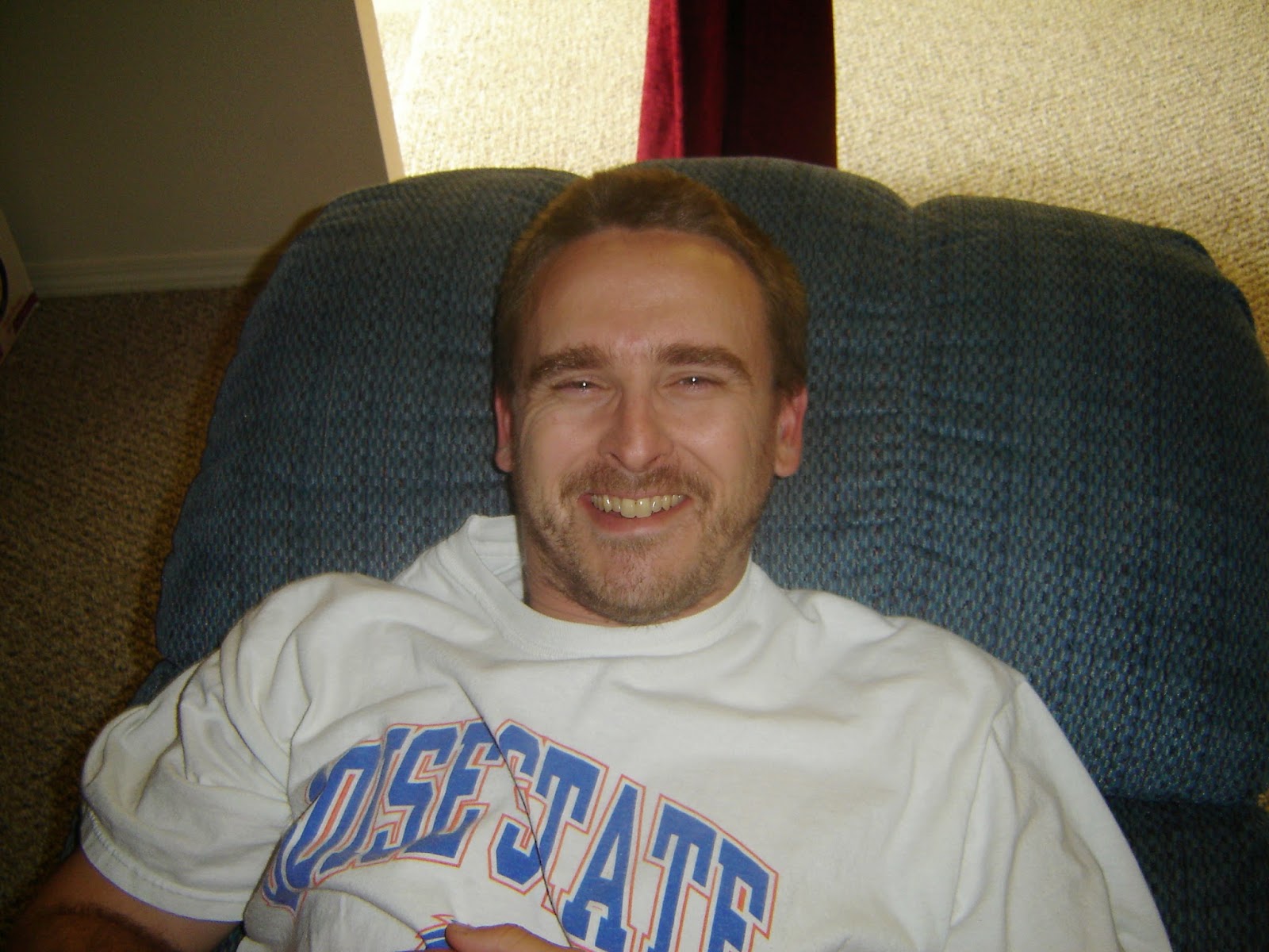 Mature woman fucking on leather bed