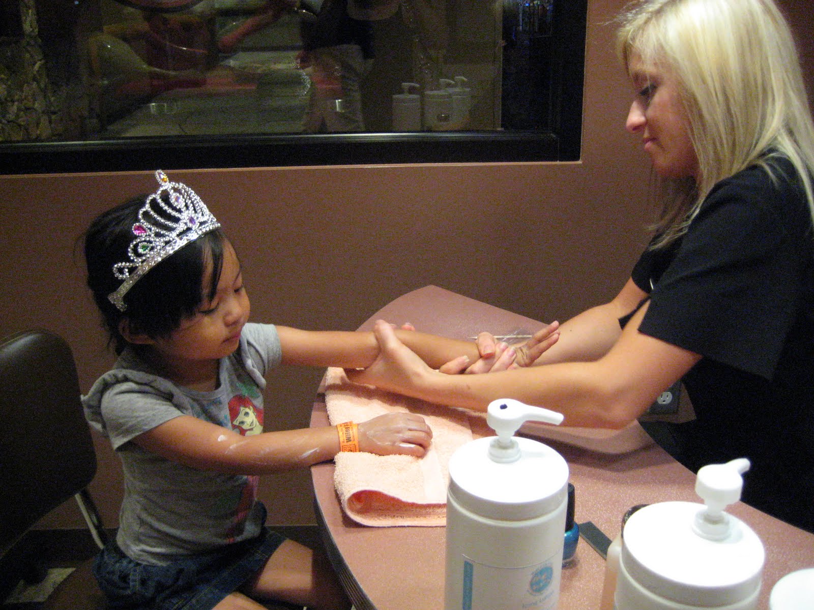 Makeup by Donna Marie Scoops Kid Spa