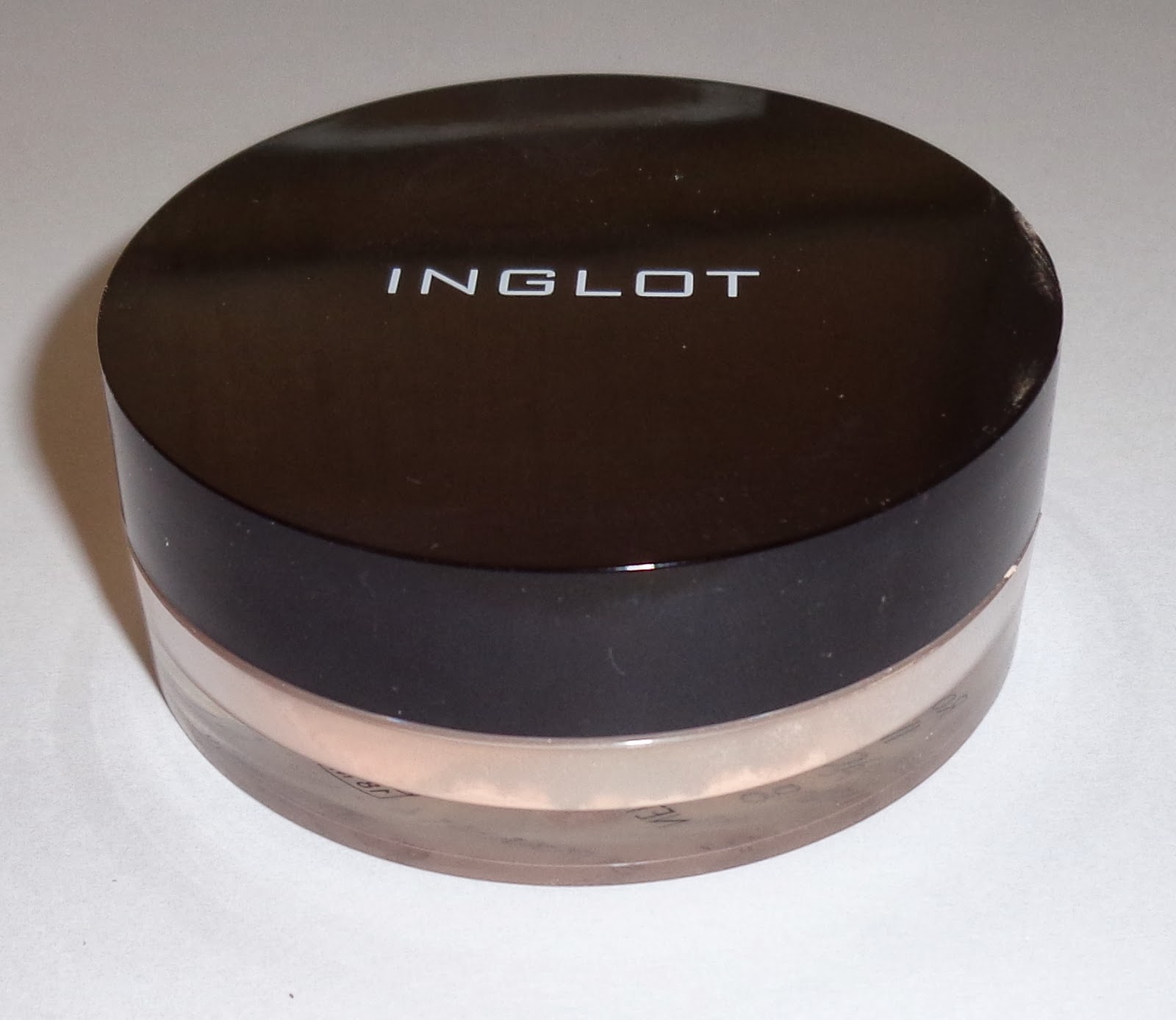 INGLOT puder rozświetlający HD Iluminizing Loose Powder - recenzja