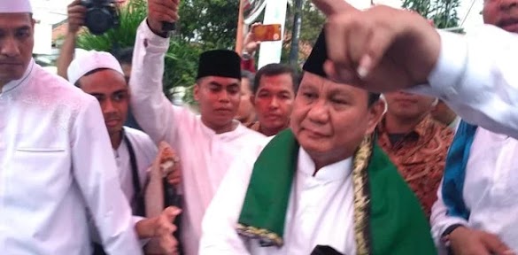 Prabowo Jadi Presiden Menggema di Haul Habib Kwitang Prabowo Jadi Presiden Menggema di Haul Habib Kwitang